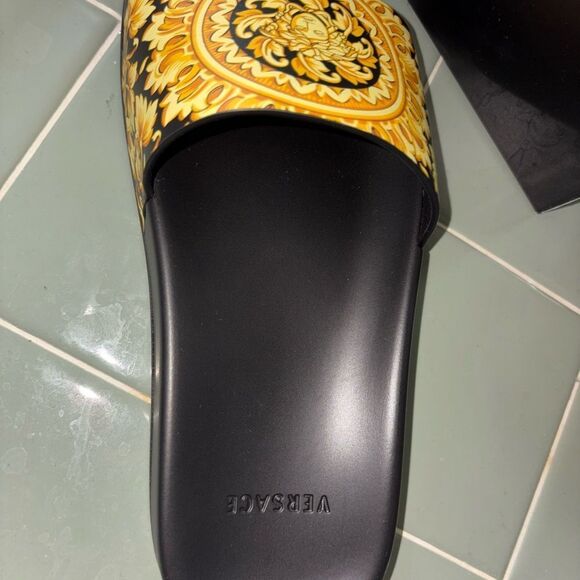 Brand new women's Versace Black and Gold Slide Sandals with box size  10 - Picture 11 of 12